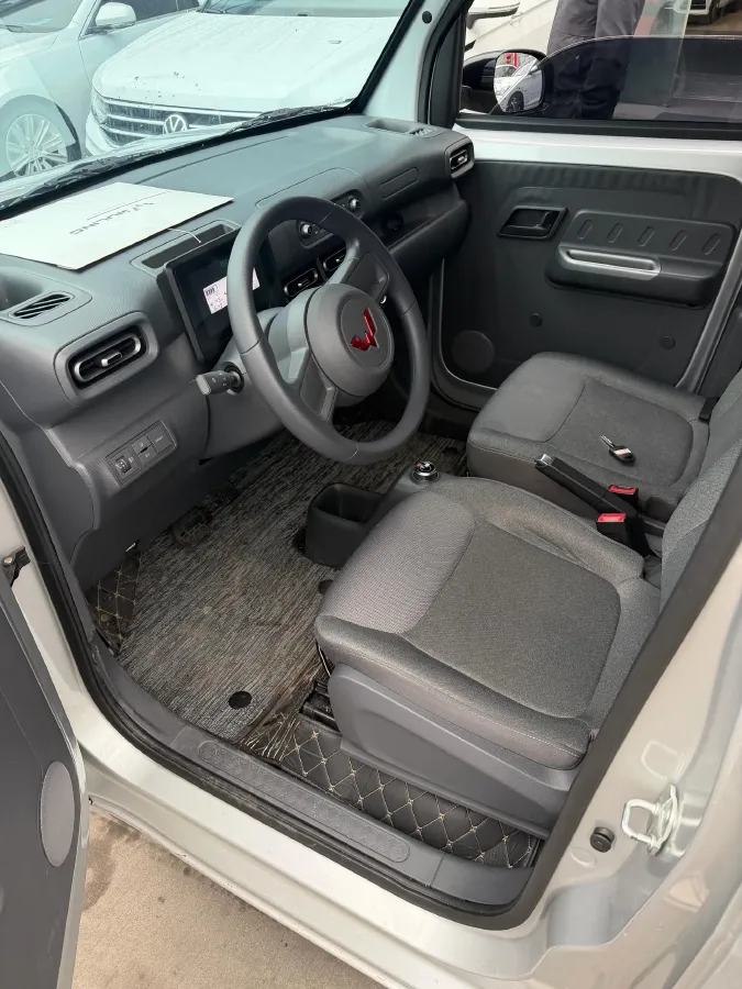 2025 WuLing HongGuang MINI EV BEV 16.2KWH,autocango,china used car exporter,china ev exporter,chinese used car exporter,chinese used ev exporter