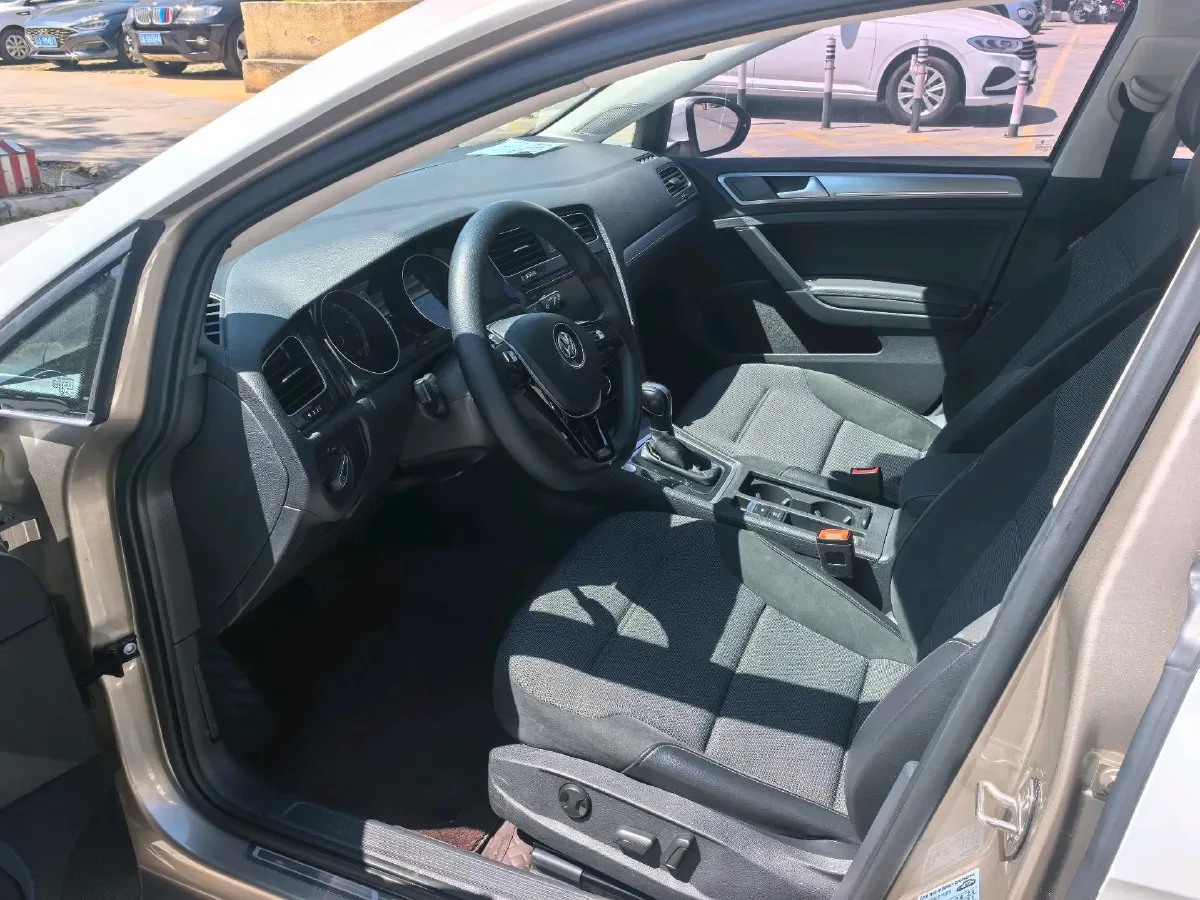 2018 Volkswagen Golf 1.4T 131HP L4 7DCT,autocango,china used car exporter,china ev exporter,chinese used car exporter,chinese used ev exporter