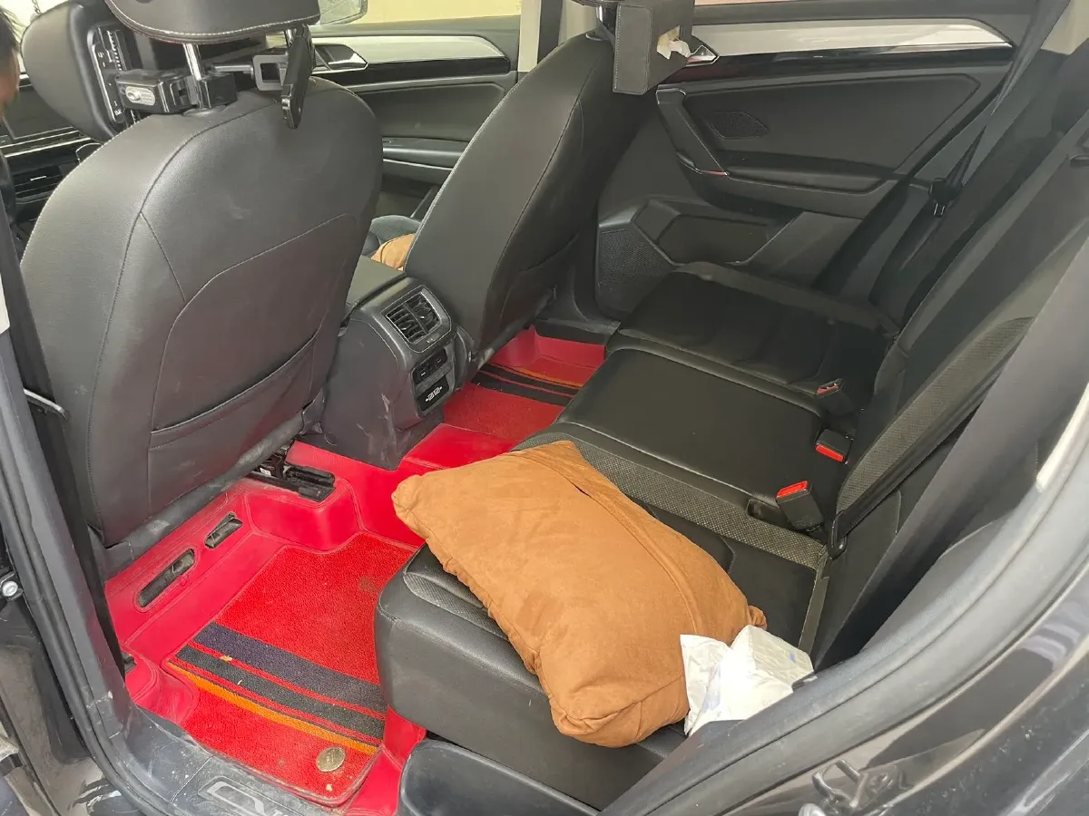 2019 Jeep Cherokee 2.0T 234HP L4 9AT,autocango,china used car exporter,china ev exporter,chinese used car exporter,chinese used ev exporter