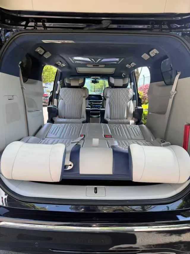 2023 Buick GL8 2.0T 237HP L4 9AT,autocango,china used car exporter,china ev exporter,chinese used car exporter,chinese used ev exporter