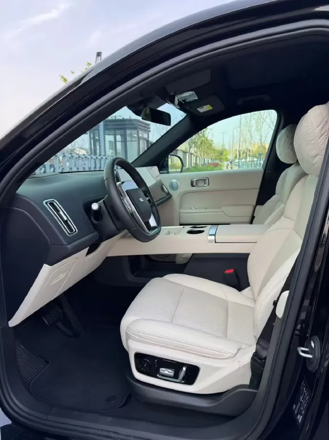 2024 Li L8 Range Extended 154HP REEV 42.8KWH,autocango,china used car exporter,china ev exporter,chinese used car exporter,chinese used ev exporter