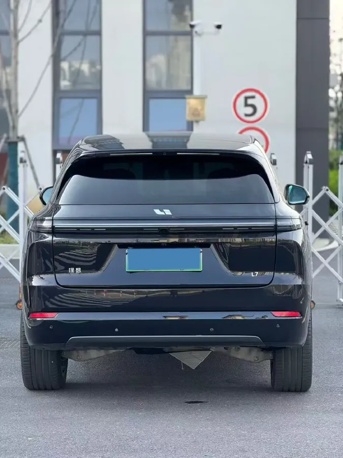 2024 Li L8 Range Extended 154HP REEV 42.8KWH,autocango,china used car exporter,china ev exporter,chinese used car exporter,chinese used ev exporter