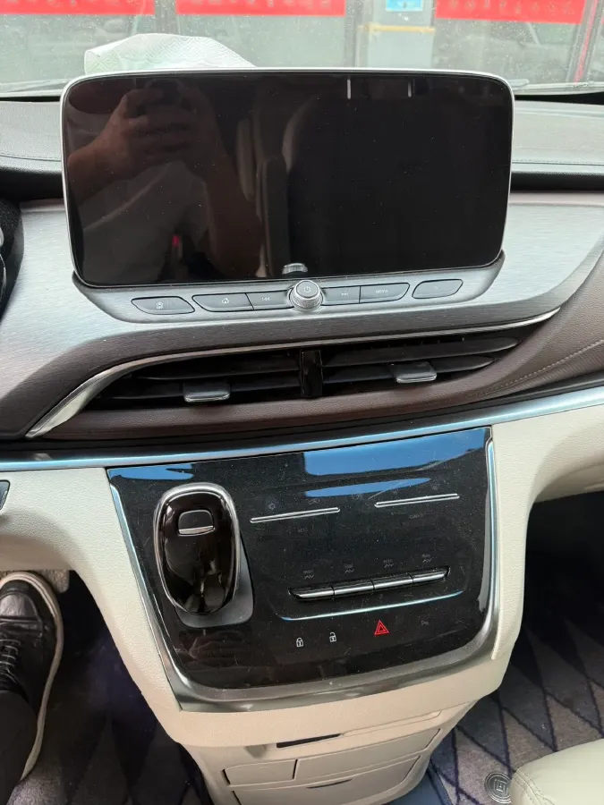 2023 Buick GL8 2.0T 237HP L4 9AT,autocango,china used car exporter,china ev exporter,chinese used car exporter,chinese used ev exporter