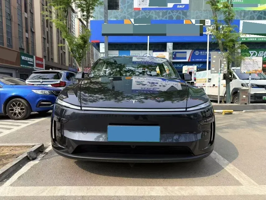 2025 Tesla Model Y BEV 62.5KWH,autocango,china used car exporter,china ev exporter,chinese used car exporter,chinese used ev exporter