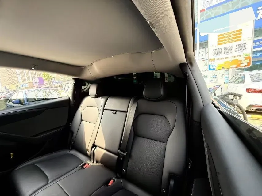 2025 Tesla Model Y BEV 62.5KWH,autocango,china used car exporter,china ev exporter,chinese used car exporter,chinese used ev exporter