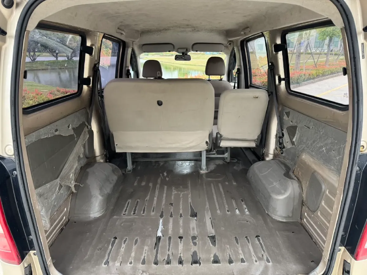 2018 WuLing RongGuang V 1.5L 112HP L4 5MT,autocango,china used car exporter,china ev exporter,chinese used car exporter,chinese used ev exporter