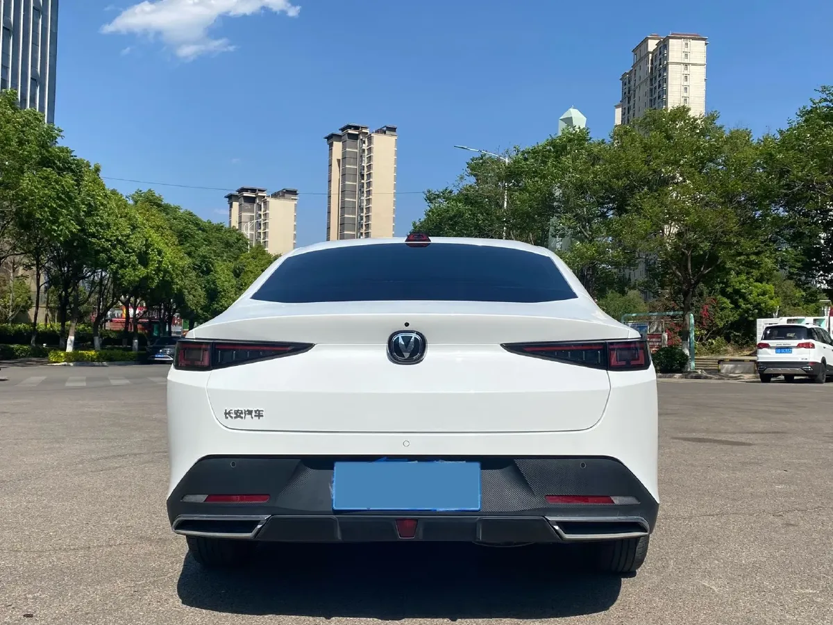 2023 ChangAn Lamore 1.5T 170HP L4 7DCT,autocango,china used car exporter,china ev exporter,chinese used car exporter,chinese used ev exporter