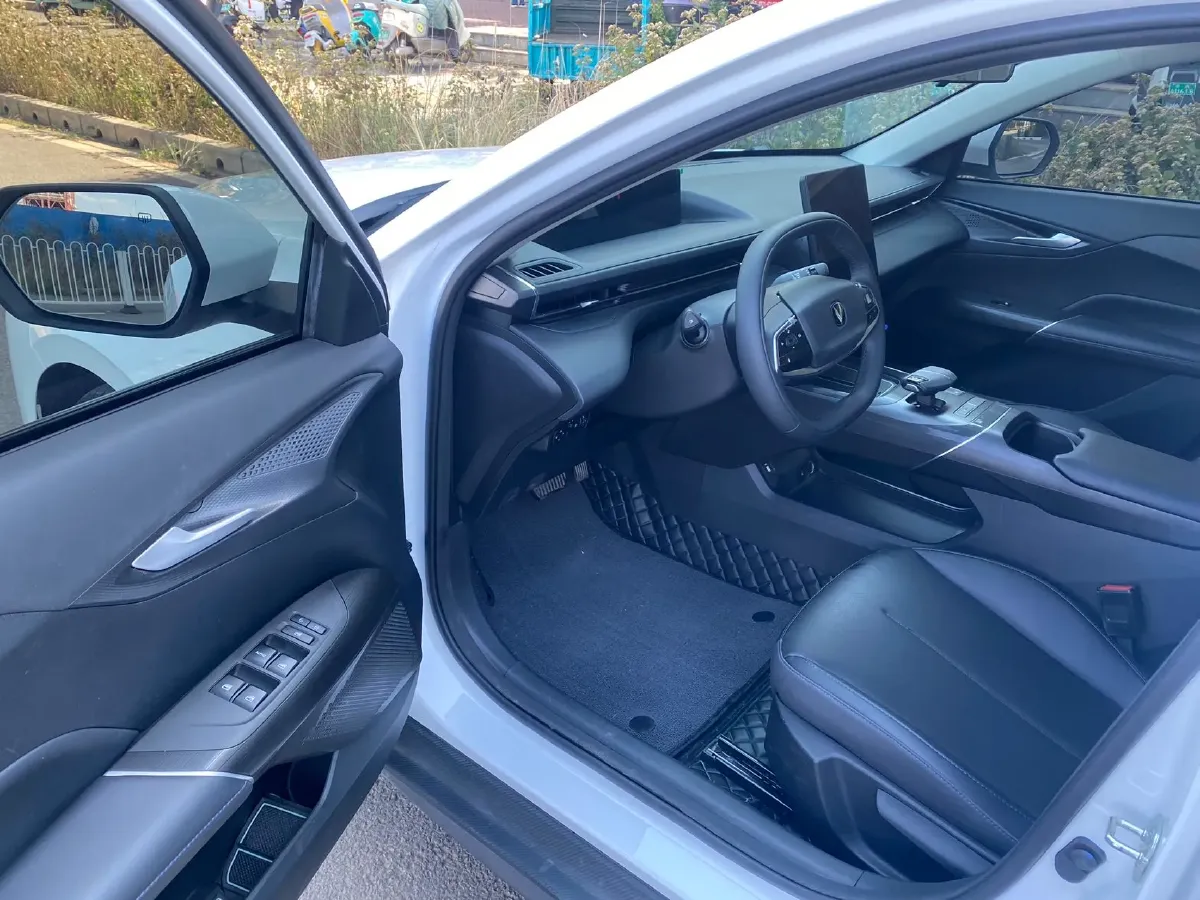 2023 ChangAn Lamore 1.5T 170HP L4 7DCT,autocango,china used car exporter,china ev exporter,chinese used car exporter,chinese used ev exporter