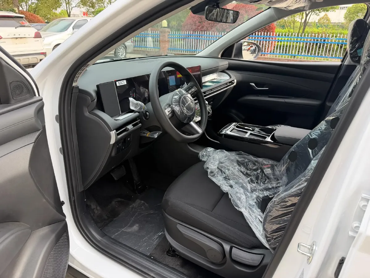 2025 Hyundai Tucson 1.5T 200HP L4 8AT,autocango,china used car exporter,china ev exporter,chinese used car exporter,chinese used ev exporter