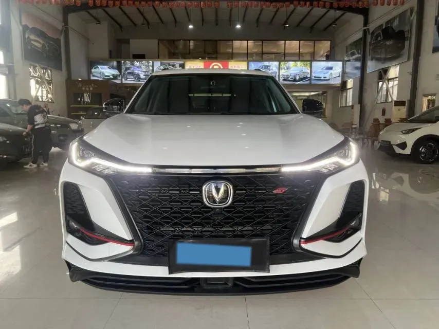 2021 ChangAn CS75 Plus 2.0T 233HP L4 8AT,autocango,china used car exporter,china ev exporter,chinese used car exporter,chinese used ev exporter