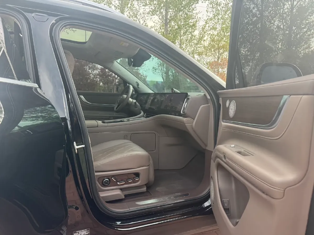 2024 AITO AITO M9 1.5T 152HP L4 REEV 42KWH,autocango,china used car exporter,china ev exporter,chinese used car exporter,chinese used ev exporter