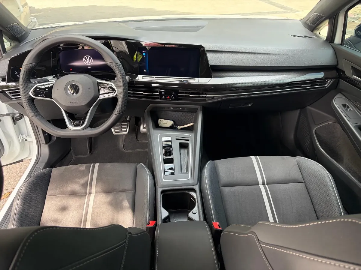 2024 Volkswagen Golf 1.4T 150HP L4 7DCT,autocango,china used car exporter,china ev exporter,chinese used car exporter,chinese used ev exporter