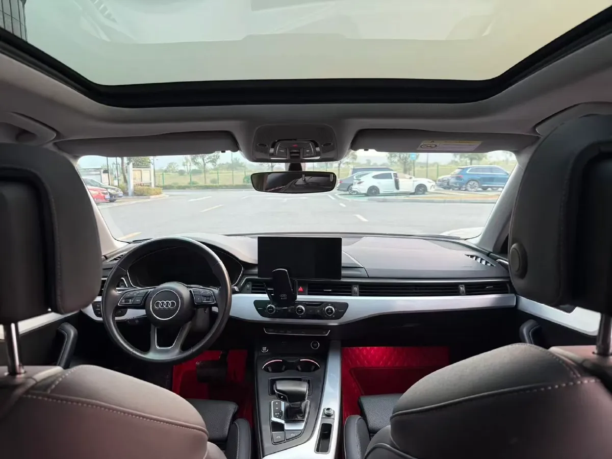 2022 Audi A4L 2.0T 190HP L4 7DCT,autocango,china used car exporter,china ev exporter,chinese used car exporter,chinese used ev exporter