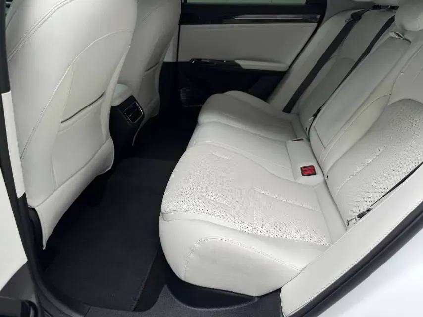 2023 Geely Galaxy L6 1.5T 163HP L4 3DHT PHEV,autocango,china used car exporter,china ev exporter,chinese used car exporter,chinese used ev exporter