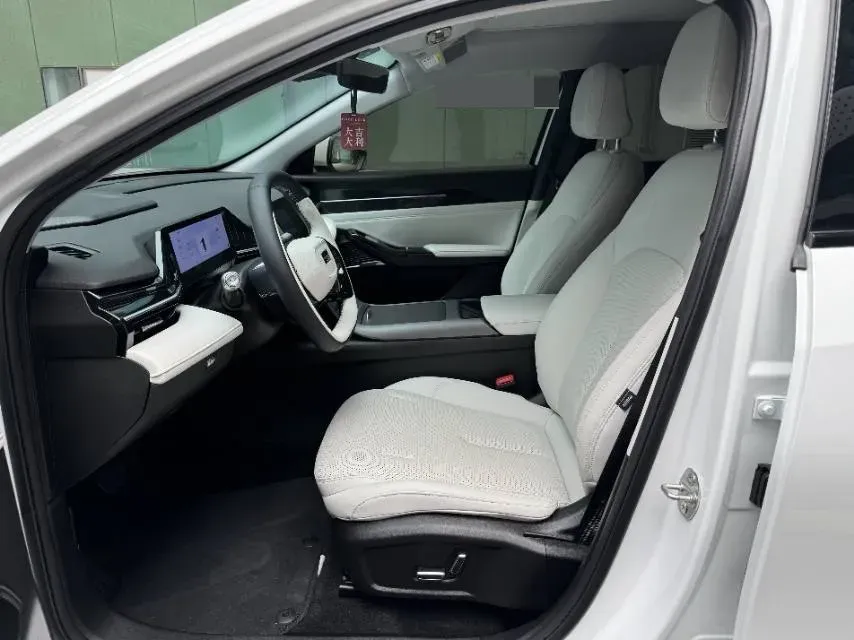 2023 Geely Galaxy L6 1.5T 163HP L4 3DHT PHEV,autocango,china used car exporter,china ev exporter,chinese used car exporter,chinese used ev exporter