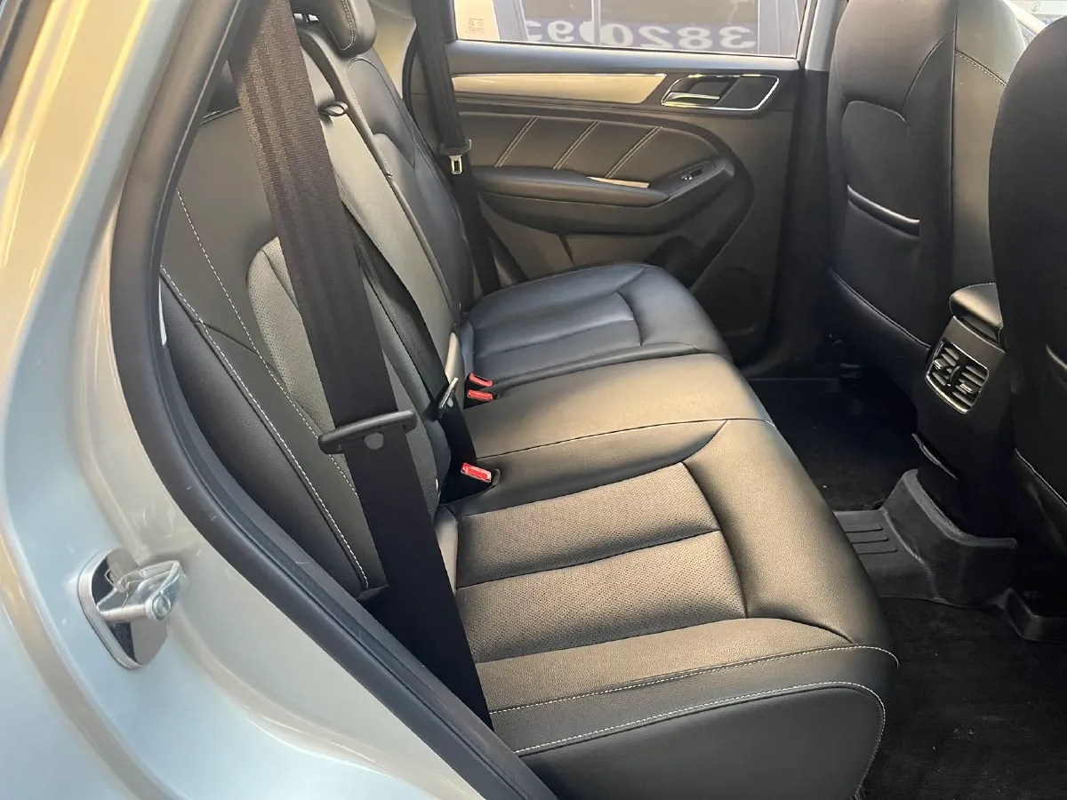 2020 Roewe i6 1.5T 169HP L4 7DCT,autocango,china used car exporter,china ev exporter,chinese used car exporter,chinese used ev exporter