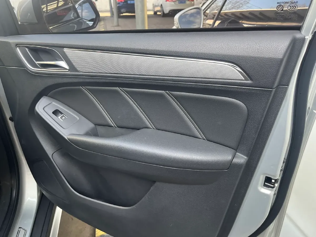 2020 Roewe i6 1.5T 169HP L4 7DCT,autocango,china used car exporter,china ev exporter,chinese used car exporter,chinese used ev exporter