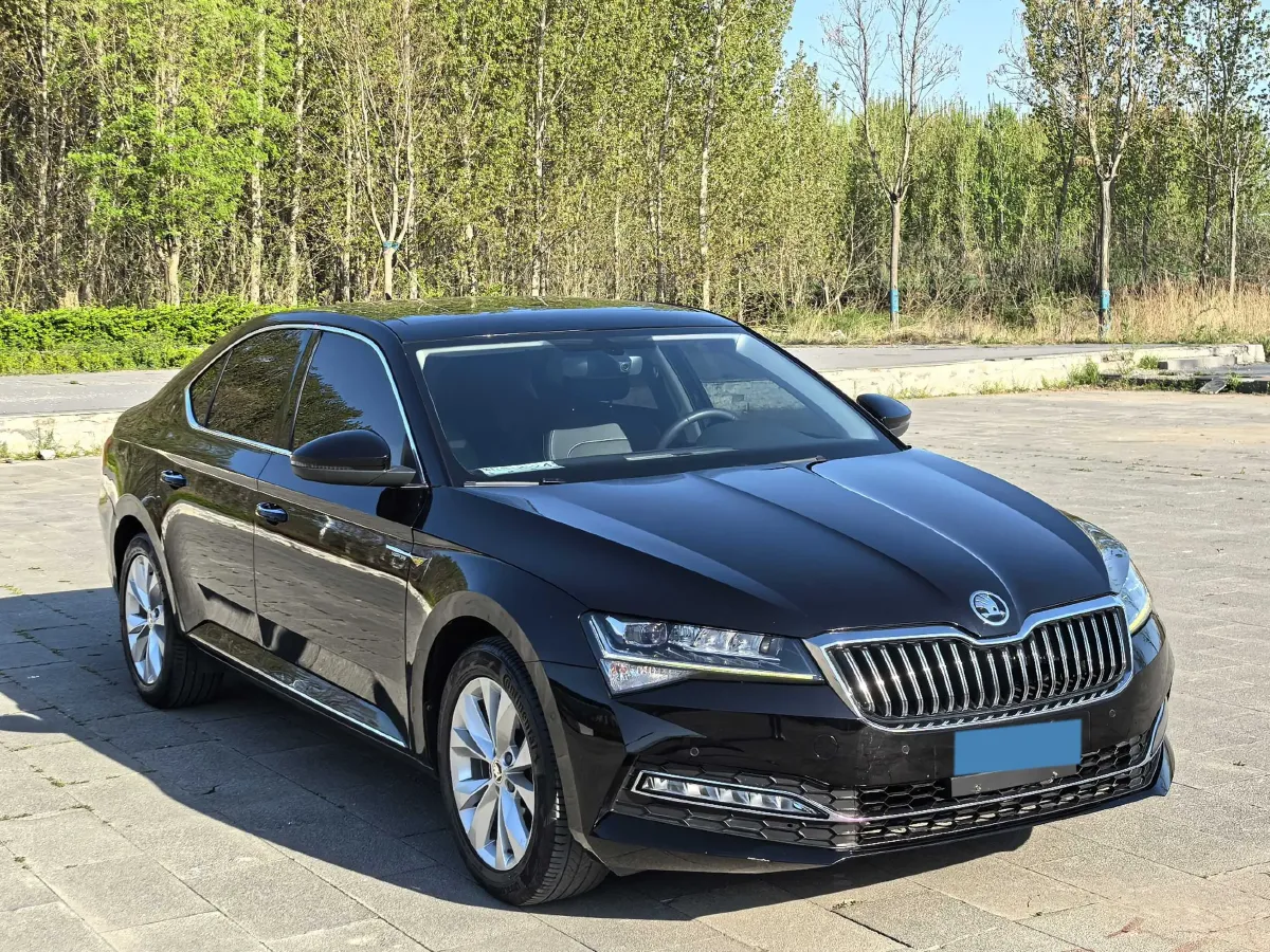 2019 Skoda Superb 1.4T 150HP L4 7DCT,autocango,china used car exporter,china ev exporter,chinese used car exporter,chinese used ev exporter