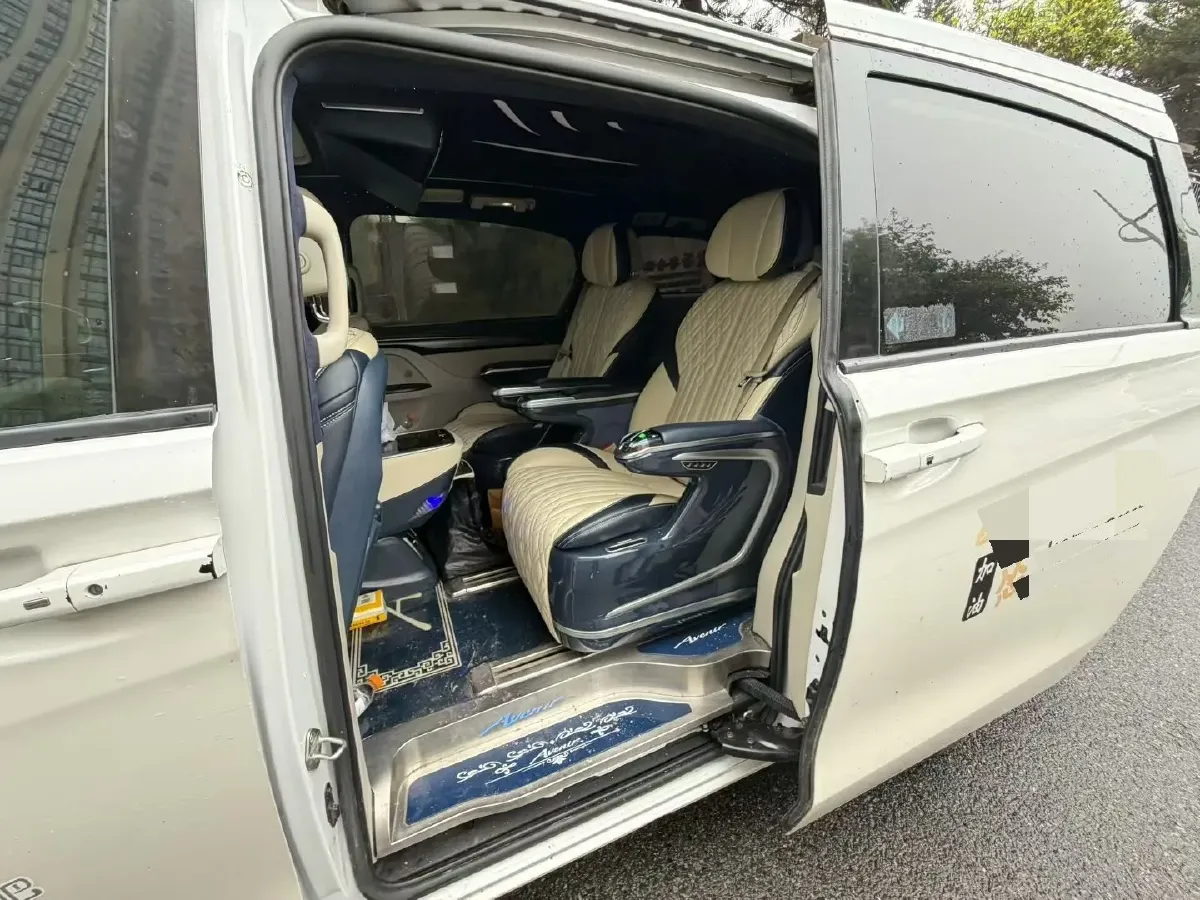 2020 Buick GL8 2.0T 237HP L4 9AT,autocango,china used car exporter,china ev exporter,chinese used car exporter,chinese used ev exporter