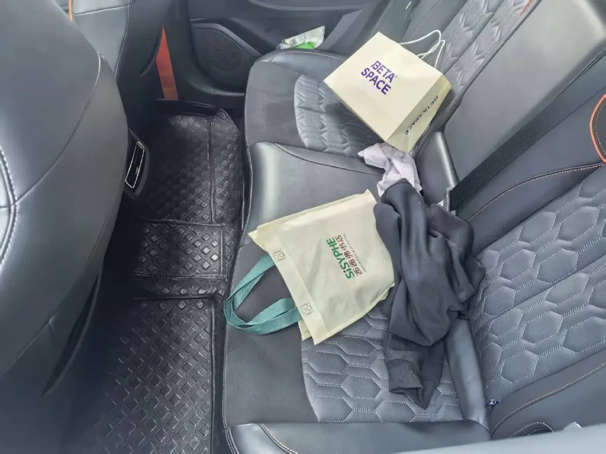 2021 ChangAn UNI-T 1.5T 180HP L4 7DCT,autocango,china used car exporter,china ev exporter,chinese used car exporter,chinese used ev exporter