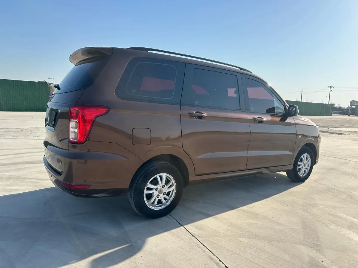 2019 WuLing HongGuang 1.5L 99HP L4 6MT,autocango,china used car exporter,china ev exporter,chinese used car exporter,chinese used ev exporter