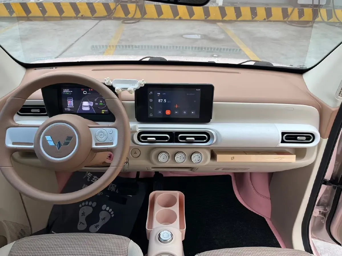 2024 WuLing HongGuang MINI EV BEV 17.3KWH,autocango,china used car exporter,china ev exporter,chinese used car exporter,chinese used ev exporter