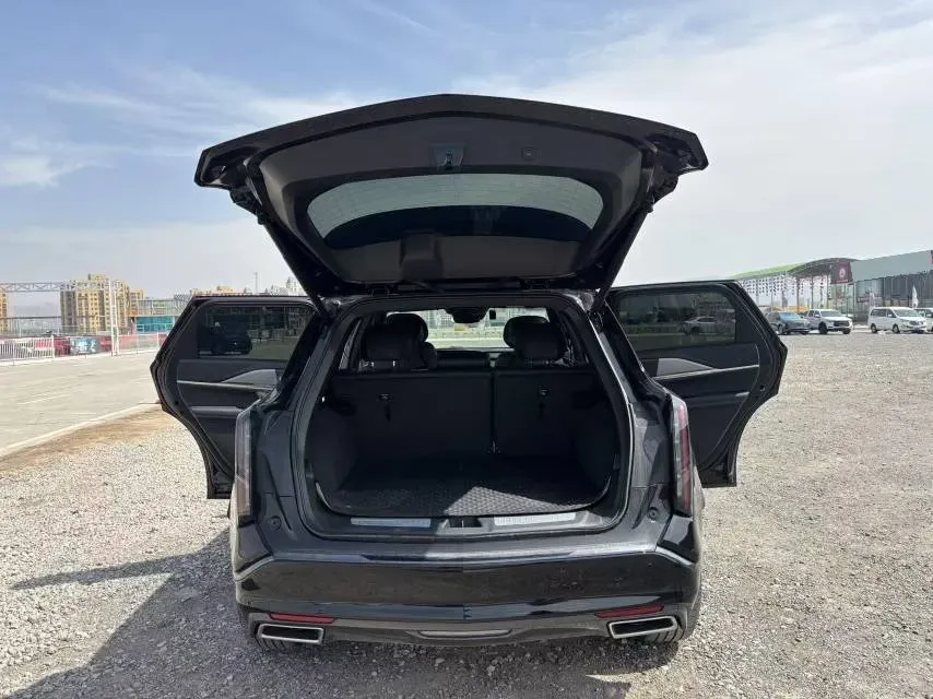 2025 Cadillac XT5 2.0T 237HP L4 9AT,autocango,china used car exporter,china ev exporter,chinese used car exporter,chinese used ev exporter