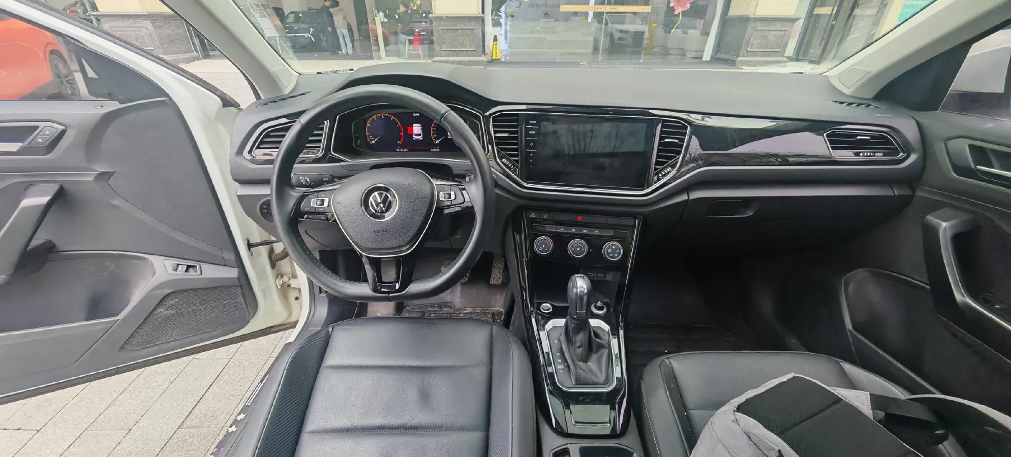 2021 Volkswagen T-Roc 1.4T 150HP L4 7DCT,autocango,china used car exporter,china ev exporter,chinese used car exporter,chinese used ev exporter