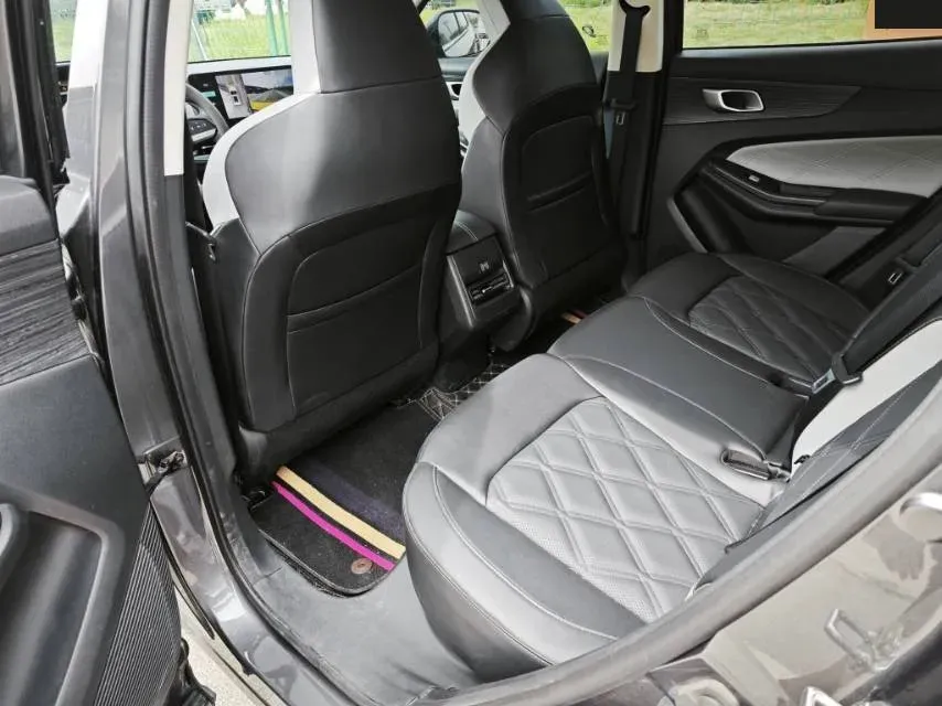 2023 Venucia VX6 BEV 62KWH,autocango,china used car exporter,china ev exporter,chinese used car exporter,chinese used ev exporter