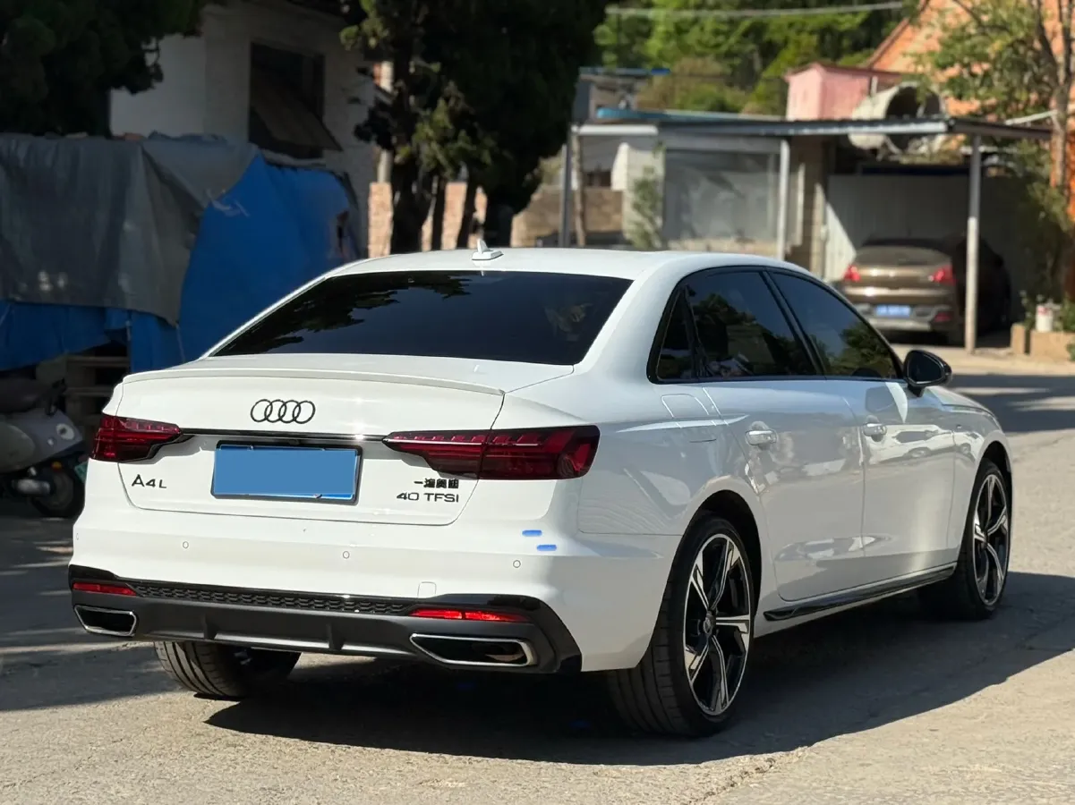 2024 Audi A4L 2.0T 190HP L4 7DCT,autocango,china used car exporter,china ev exporter,chinese used car exporter,chinese used ev exporter