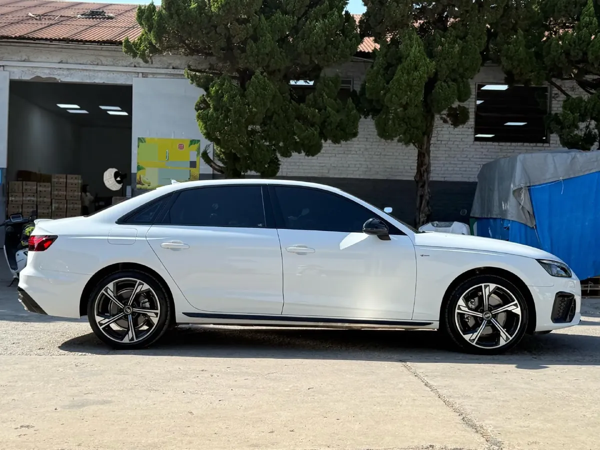 2024 Audi A4L 2.0T 190HP L4 7DCT,autocango,china used car exporter,china ev exporter,chinese used car exporter,chinese used ev exporter