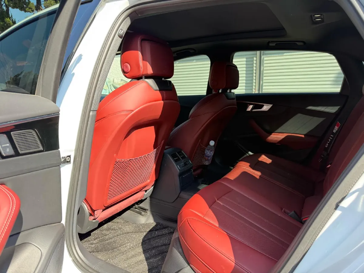 2024 Audi A4L 2.0T 190HP L4 7DCT,autocango,china used car exporter,china ev exporter,chinese used car exporter,chinese used ev exporter