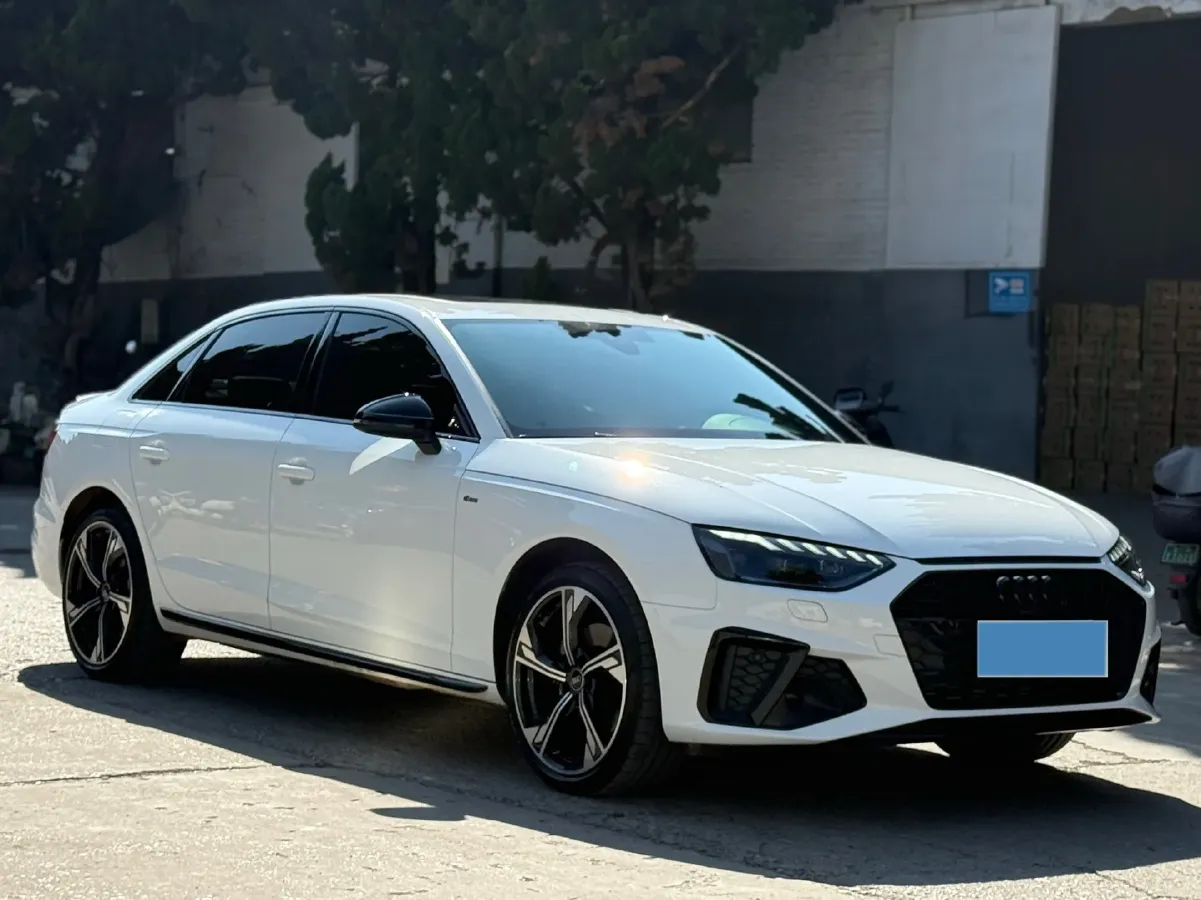 2024 Audi A4L 2.0T 190HP L4 7DCT,autocango,china used car exporter,china ev exporter,chinese used car exporter,chinese used ev exporter