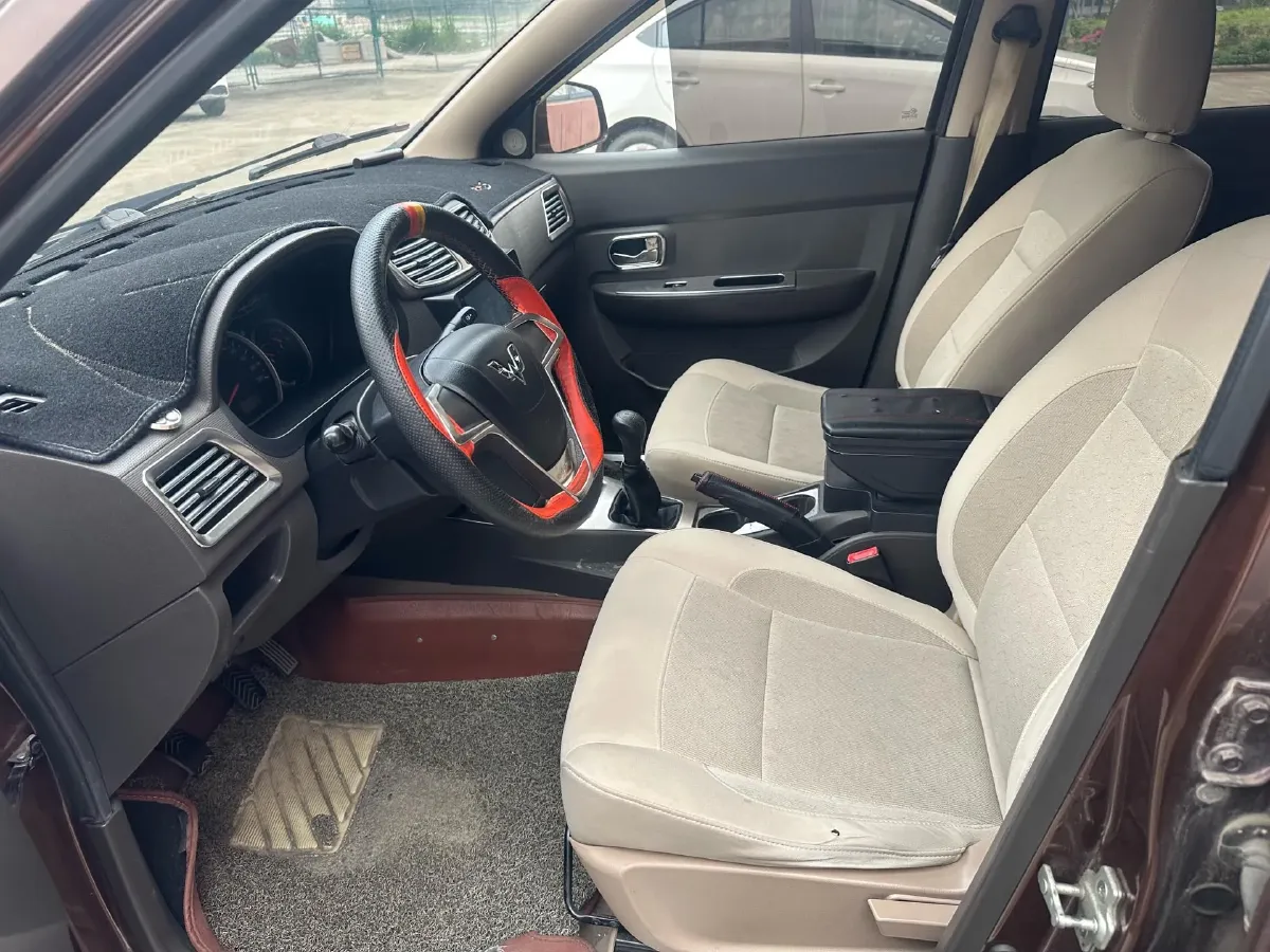 2018 WuLing HongGuang 1.5L 105HP L4 5MT,autocango,china used car exporter,china ev exporter,chinese used car exporter,chinese used ev exporter