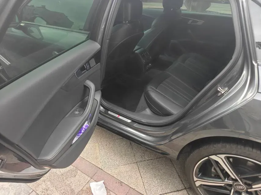 2024 Audi A4L 2.0T 190HP L4 7DCT,autocango,china used car exporter,china ev exporter,chinese used car exporter,chinese used ev exporter