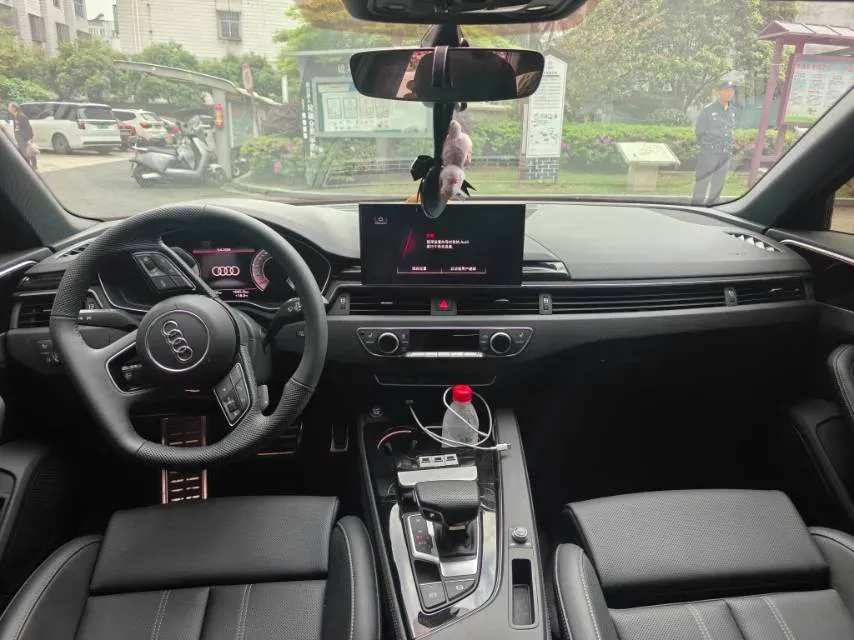 2024 Audi A4L 2.0T 190HP L4 7DCT,autocango,china used car exporter,china ev exporter,chinese used car exporter,chinese used ev exporter