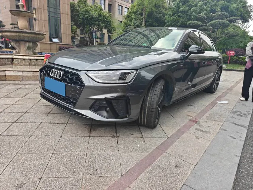 2024 Audi A4L 2.0T 190HP L4 7DCT,autocango,china used car exporter,china ev exporter,chinese used car exporter,chinese used ev exporter