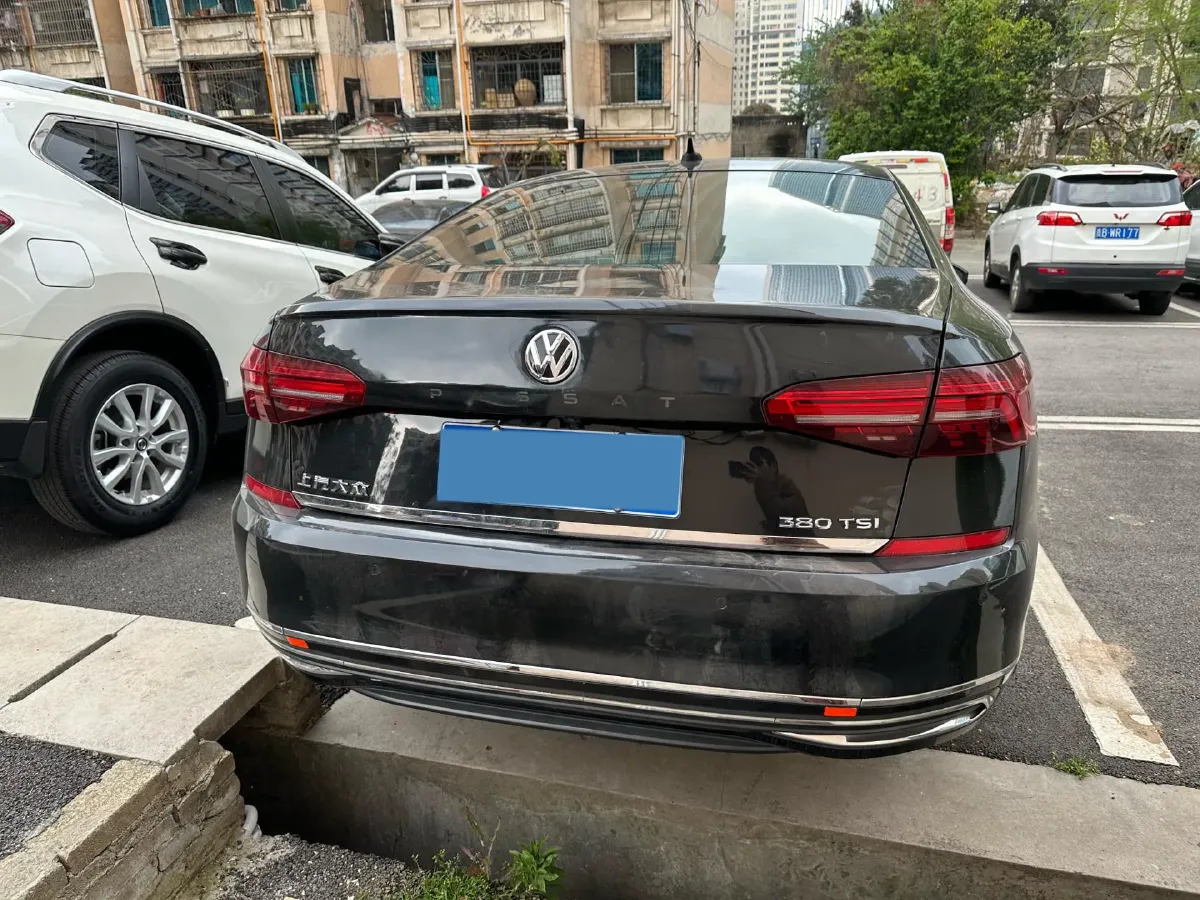 2020 Volkswagen Passat 2.0T 220HP L4 7DCT,autocango,china used car exporter,china ev exporter,chinese used car exporter,chinese used ev exporter