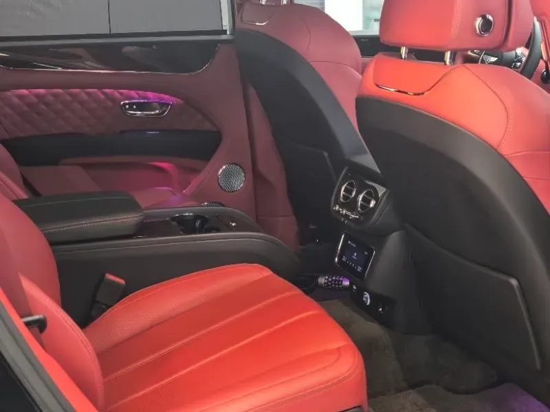 2021 Bentley Bentayga 4.0T 550HP V8 8AT,autocango,china used car exporter,china ev exporter,chinese used car exporter,chinese used ev exporter