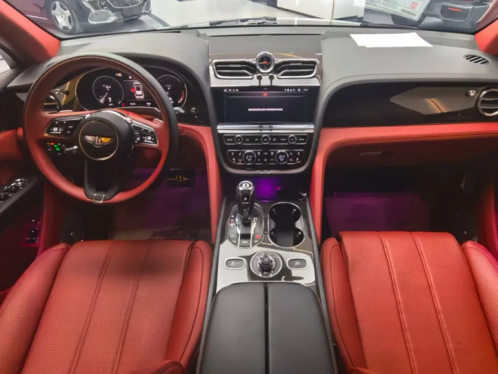 2021 Bentley Bentayga 4.0T 550HP V8 8AT,autocango,china used car exporter,china ev exporter,chinese used car exporter,chinese used ev exporter