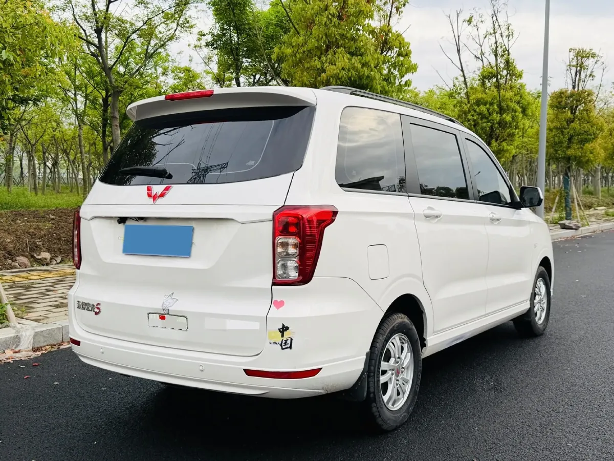 2021 WuLing HongGuang 1.5L 99HP L4 6MT,autocango,china used car exporter,china ev exporter,chinese used car exporter,chinese used ev exporter