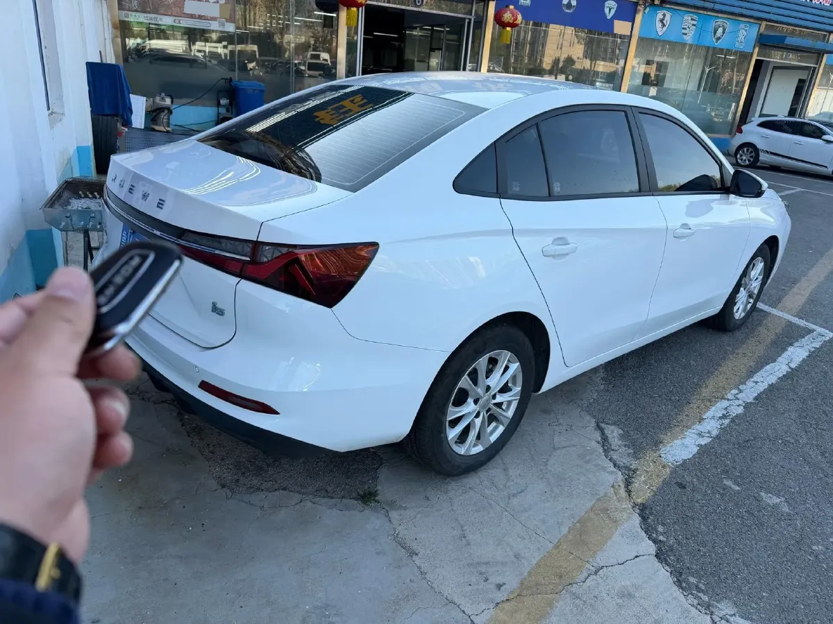 2023 Roewe i5 1.5L 129HP L4 5MT,autocango,china used car exporter,china ev exporter,chinese used car exporter,chinese used ev exporter