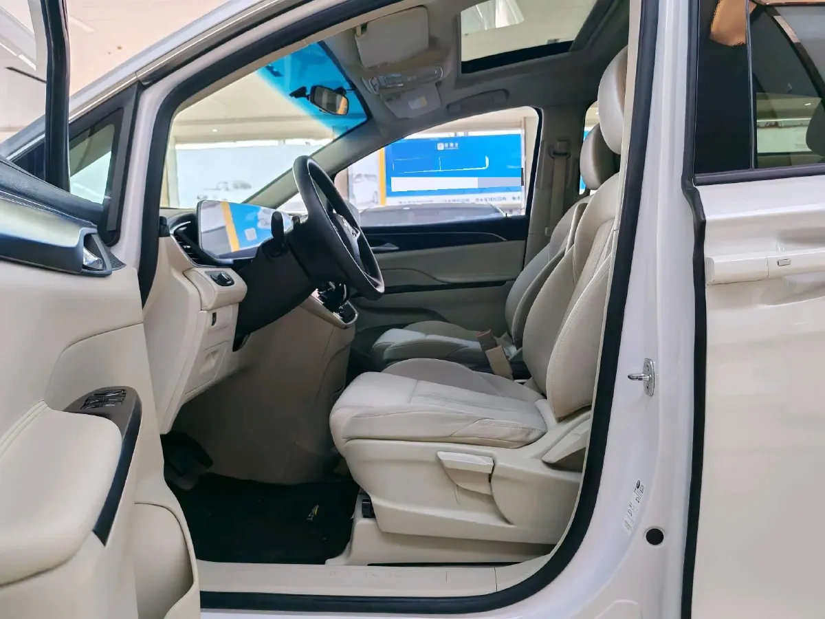 2022 Buick GL8 2.0T 237HP L4 9AT,autocango,china used car exporter,china ev exporter,chinese used car exporter,chinese used ev exporter