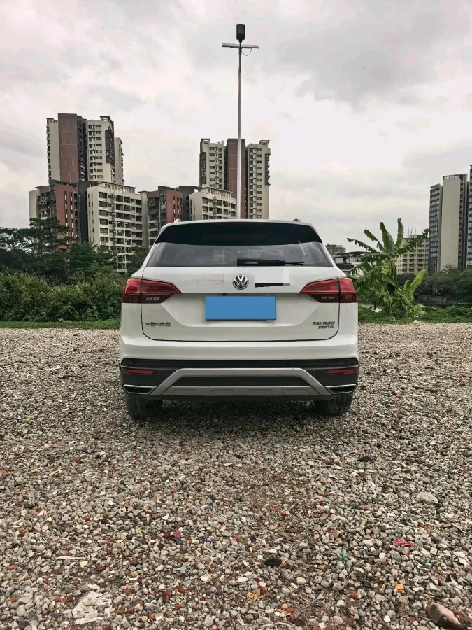 2019 Jeep Cherokee 2.0T 234HP L4 9AT,autocango,china used car exporter,china ev exporter,chinese used car exporter,chinese used ev exporter