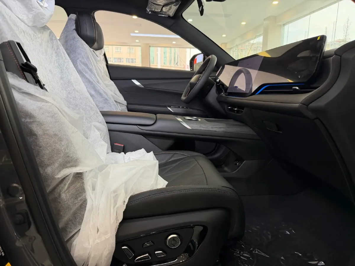 2025 ChangAn CS75 Plus 1.5T 192HP L4 8AT,autocango,china used car exporter,china ev exporter,chinese used car exporter,chinese used ev exporter