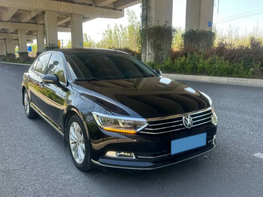 2019 Volkswagen Magotan 2.0T 186HP L4 7DCT,autocango,china used car exporter,china ev exporter,chinese used car exporter,chinese used ev exporter