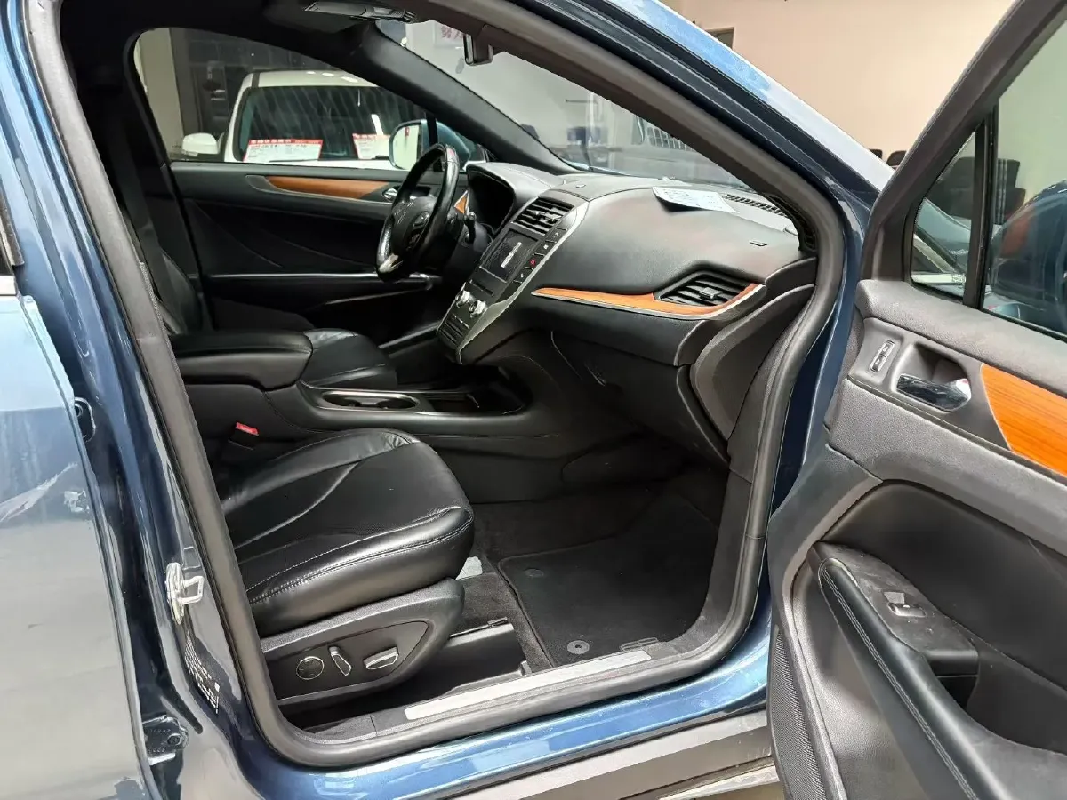 2017 Lincoln MKC 2.0T 253HP L4 6AT,autocango,china used car exporter,china ev exporter,chinese used car exporter,chinese used ev exporter