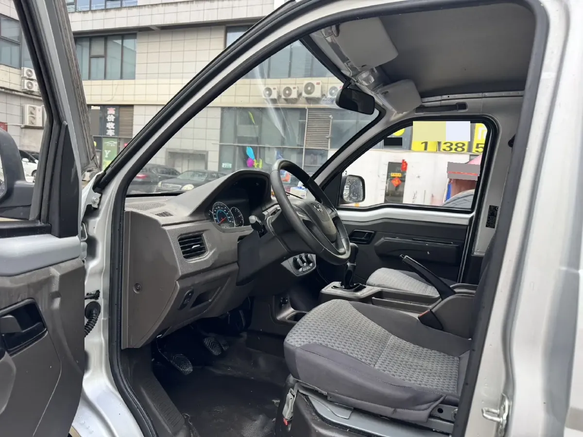 2023 WuLing RongGuang New Truck 1.5L 102HP L4 5MT,autocango,china used car exporter,china ev exporter,chinese used car exporter,chinese used ev exporter