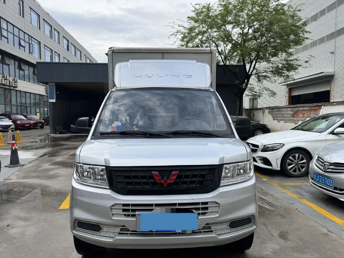 2023 WuLing RongGuang New Truck 1.5L 102HP L4 5MT,autocango,china used car exporter,china ev exporter,chinese used car exporter,chinese used ev exporter