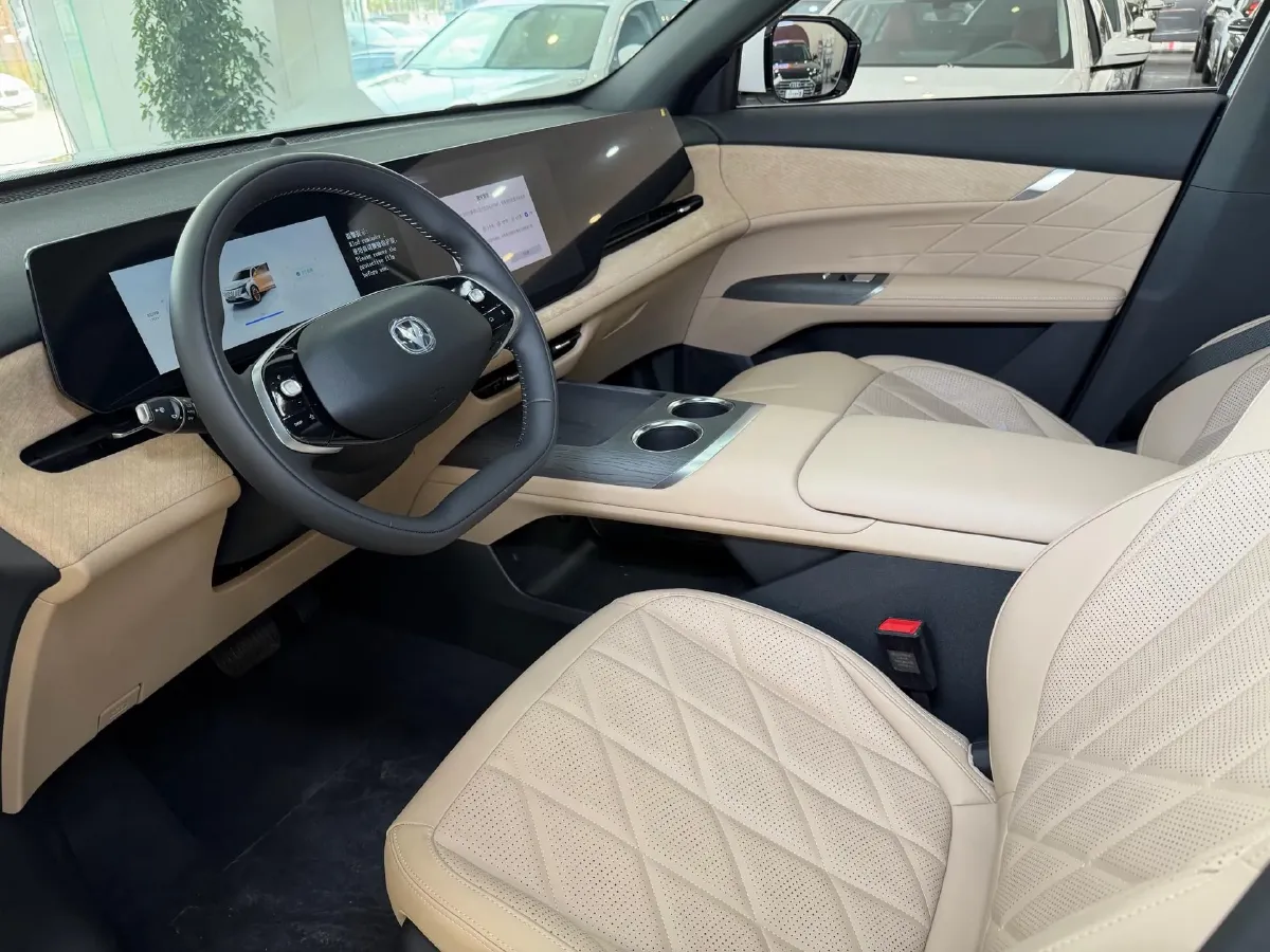 2025 ChangAn CS75 Plus 1.5T 192HP L4 8AT,autocango,china used car exporter,china ev exporter,chinese used car exporter,chinese used ev exporter